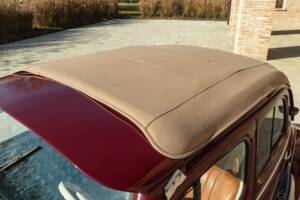 Image 21/50 of Renault 4 CV Décapotable (1957)