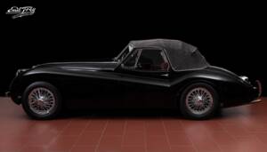 Image 4/7 de Jaguar XK 120 DHC (1954)