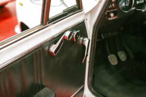 Bild 27/34 von Alfa Romeo Giulia Nuova Super 1600 (1979)
