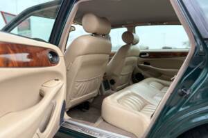 Immagine 11/14 di Jaguar XJ 8 Executive (1998)