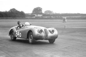 Image 17/50 of Jaguar XK 120 OTS (1950)
