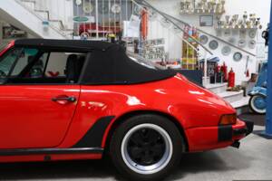 Image 44/47 of Porsche 911 Carrera 3.2 (1989)