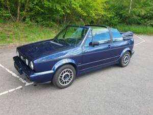 Image 39/75 de Volkswagen Golf Mk I Convertible 1.8 (1991)
