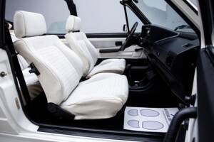 Image 18/37 of Volkswagen Golf Mk I Convertible 1.8 (1990)