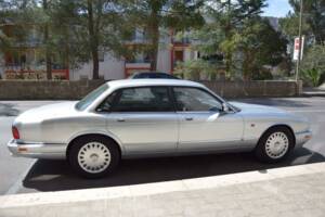 Image 7/33 of Jaguar XJ6 3.2 Executive (1995)