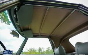 Image 37/49 of Mercedes-Benz 230 SL (1964)