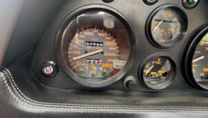 Bild 37/86 von Ferrari 328 GTS (1988)