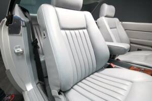 Afbeelding 31/50 van Mercedes-Benz 230 CE (1988)