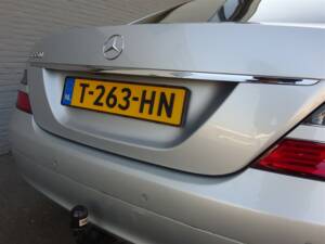 Image 17/98 of Mercedes-Benz S 500 L (2007)