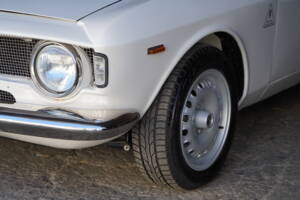 Image 11/28 de Alfa Romeo Giulia GT 1300 Junior (1970)
