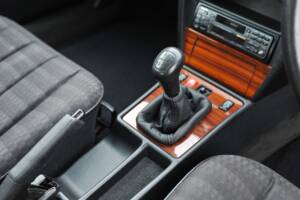 Image 16/31 of Mercedes-Benz 190 E (1993)