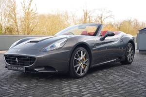Image 43/50 of Ferrari California (2009)