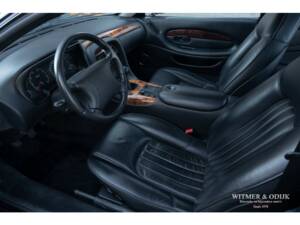 Immagine 4/39 di Aston Martin DB 7 (1999)