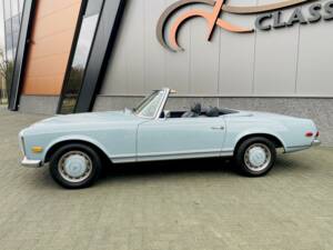 Image 9/36 of Mercedes-Benz 280 SL (1969)