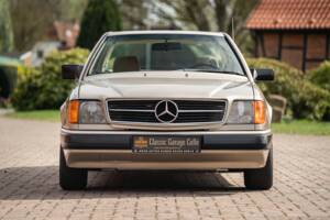 Afbeelding 6/63 van Mercedes-Benz 230 CE (1988)