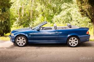 Image 4/56 of BMW 323Ci (2000)