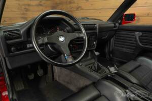 Image 15/19 of BMW M3 (1989)