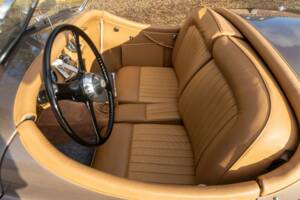 Image 38/50 of Jaguar XK 120 OTS (1952)