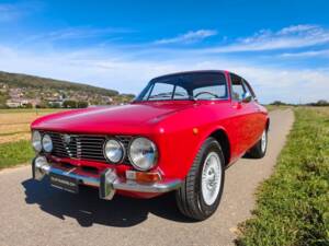 Bild 21/27 von Alfa Romeo 2000 GT Veloce (1972)