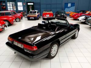 Immagine 13/55 di Alfa Romeo 2.0 Spider (1993)