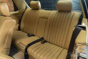 Immagine 12/19 di Mercedes-Benz 280 CE (1977)