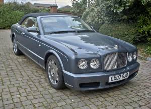 Image 16/50 of Bentley Azure (2007)