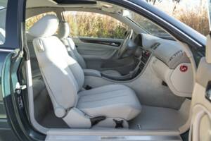 Image 31/50 of Mercedes-Benz CLK 200 (1997)