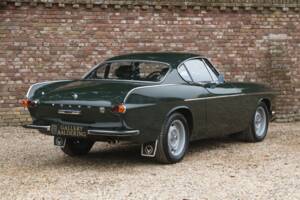 Image 2/50 of Volvo 1800 S (1968)