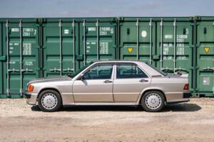 Image 5/10 de Mercedes-Benz 190 E 2.5-16 (1989)
