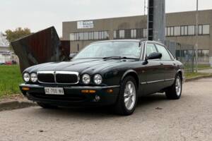 Image 1/14 de Jaguar XJ 8 Executive (1998)