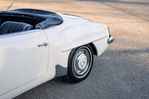 Image 19/42 of Mercedes-Benz 190 SL (1961)