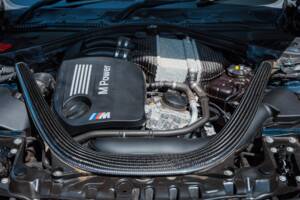 Image 21/37 of BMW M3 (2019)