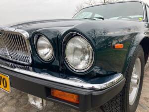 Bild 38/40 von Jaguar XJ 12 (1992)