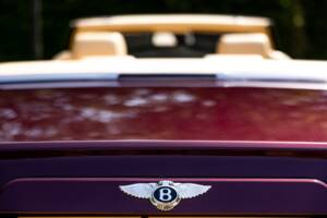 Image 25/46 of Bentley Azure (1997)