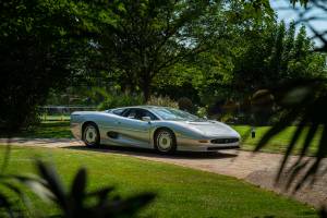 Image 9/50 of Jaguar XJ 220 (1993)