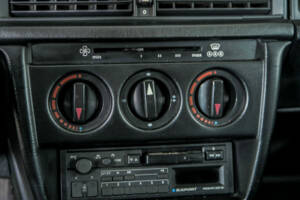 Image 24/50 de Mercedes-Benz 190 D (1986)
