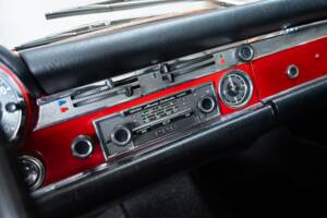 Image 22/35 of Mercedes-Benz 280 SL (1970)