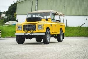 Image 12/98 of Land Rover 109 (1983)