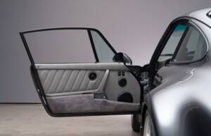Image 20/33 de Porsche 911 Turbo 3.3 (1991)