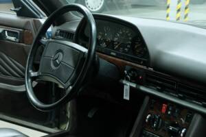 Image 30/50 of Mercedes-Benz 420 SEC (1989)