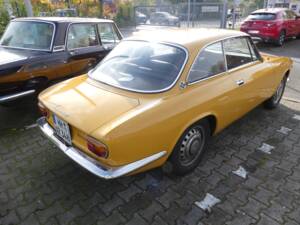Image 6/24 de Alfa Romeo Giulia 1600 Sprint GT Veloce (1967)