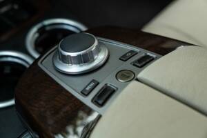 Image 44/50 de BMW 745d (2005)
