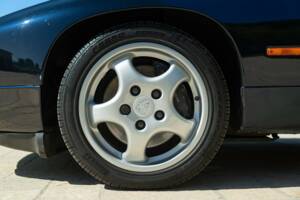 Afbeelding 43/50 van Porsche 928 GTS (1992)