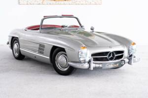Image 13/36 of Mercedes-Benz 300 SL Roadster (1961)
