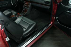 Bild 27/50 von Mercedes-Benz 300 CE-24 (1992)
