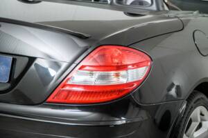 Immagine 31/50 di Mercedes-Benz SLK 200 Kompressor (2004)