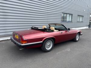 Image 32/64 of Jaguar XJ-S Convertible (1989)