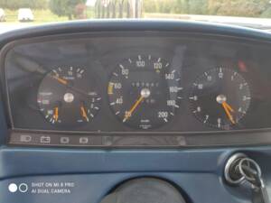 Bild 8/9 von Mercedes-Benz 200 (1978)
