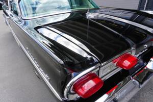 Image 24/77 of Ford Fairlane 500 Club Victoria (1958)