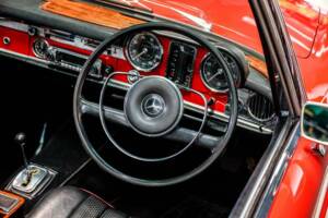Immagine 15/26 di Mercedes-Benz 250 SL (1967)